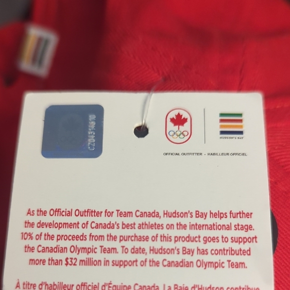 Red Canada Baseball Cap - Picture 9 of 9